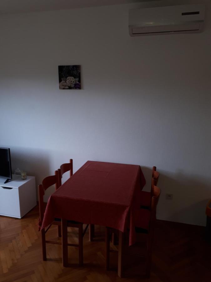Apartment Groundfloor Jelsa  Extérieur photo